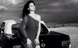 Notre Ford Mustang 1965 cabriolet a posé à Marrakech avec La celebre Top model et actrice Monica Belluci! Monica Belluci